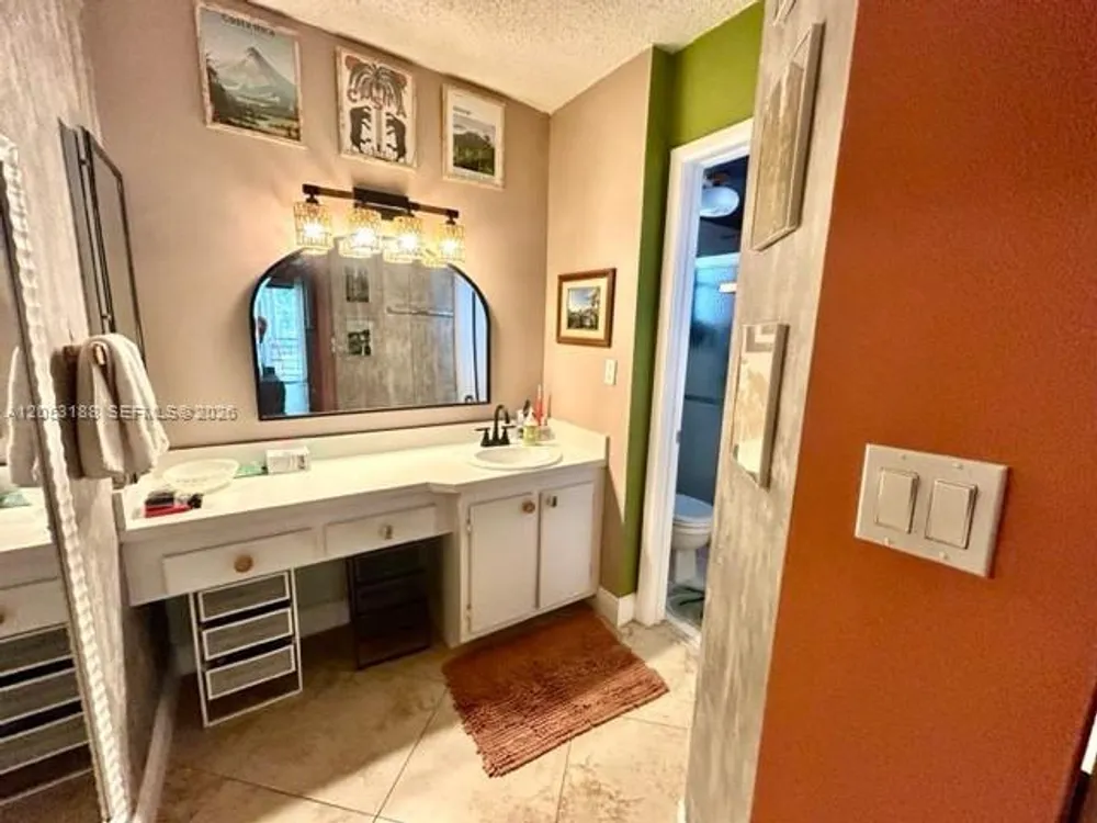 6555 W Broward Blvd, Plantation, FL 33317