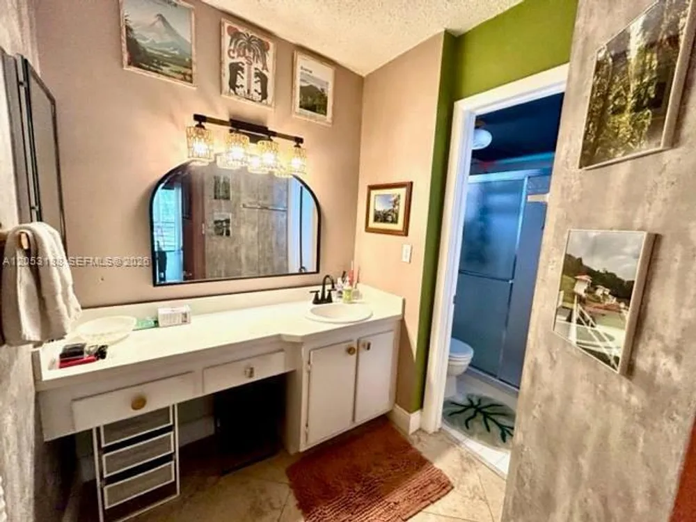 6555 W Broward Blvd, Plantation, FL 33317