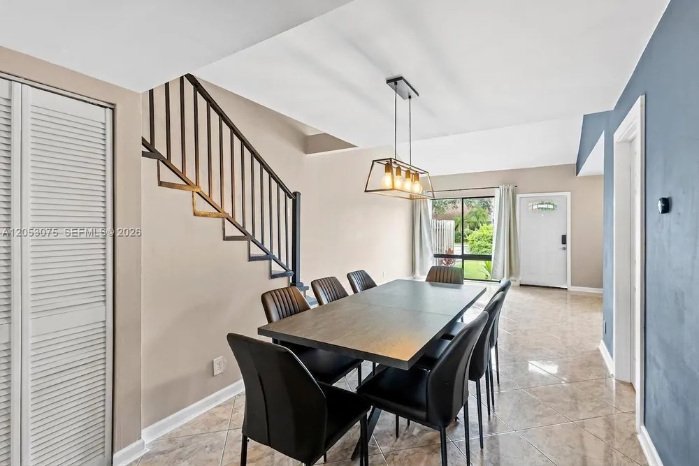 11166 NW 37th St, Sunrise, FL 33351
