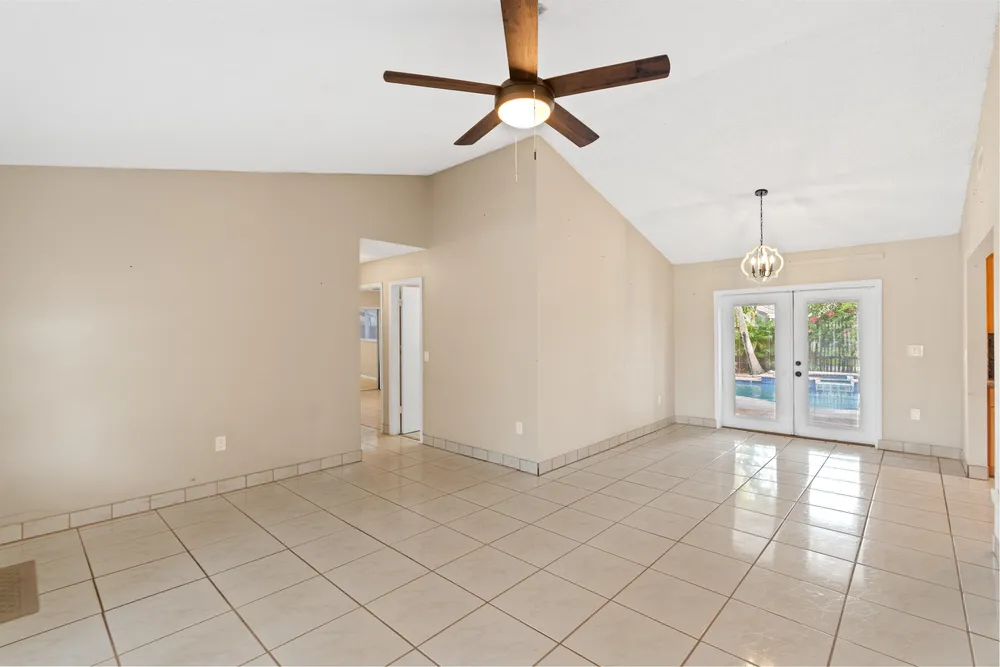 11651 NW 39th St, Sunrise, FL 33323