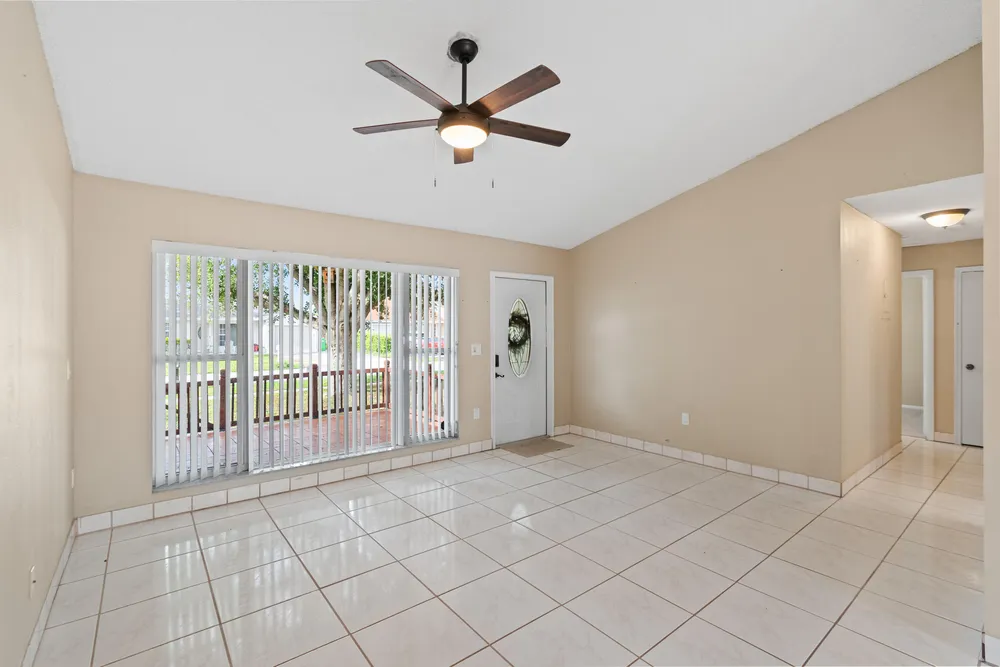 11651 NW 39th St, Sunrise, FL 33323