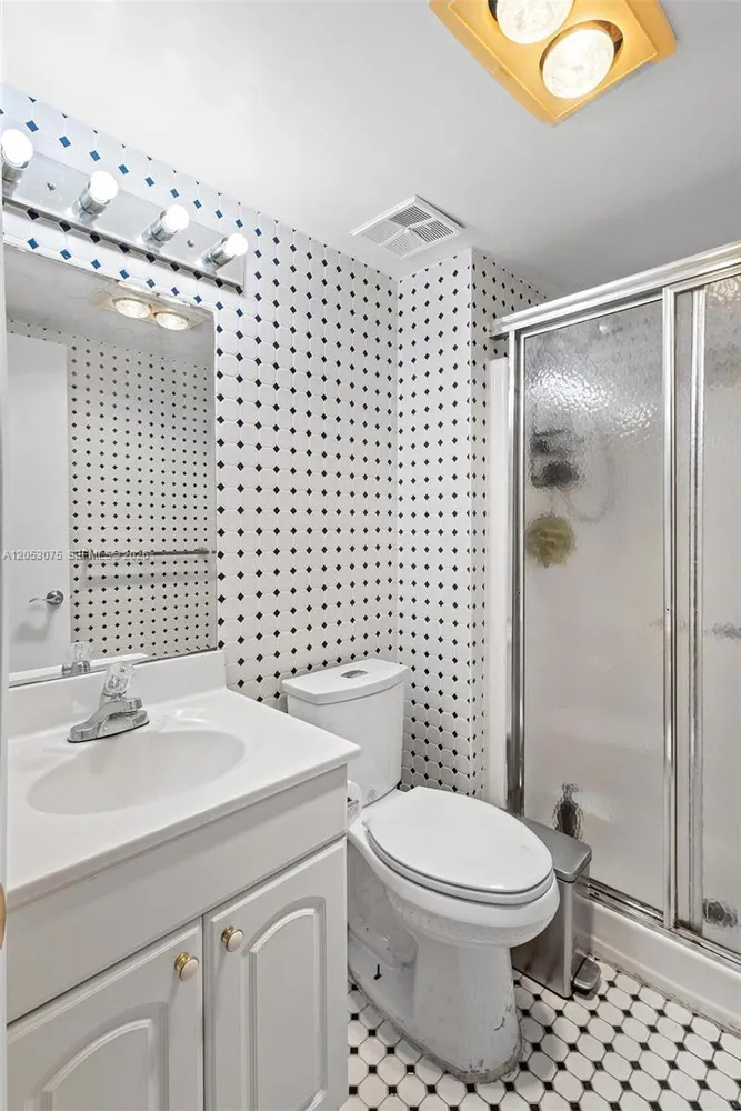 11166 NW 37th St, Sunrise, FL 33351