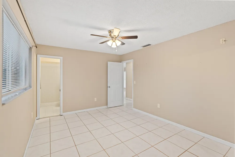 11651 NW 39th St, Sunrise, FL 33323
