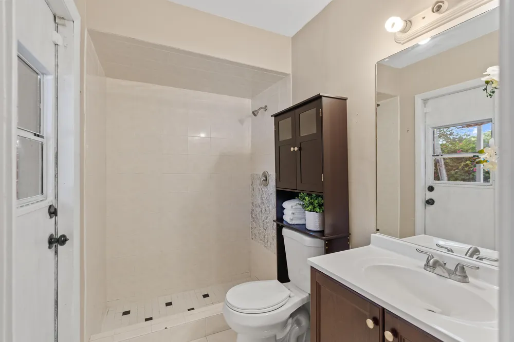 11651 NW 39th St, Sunrise, FL 33323