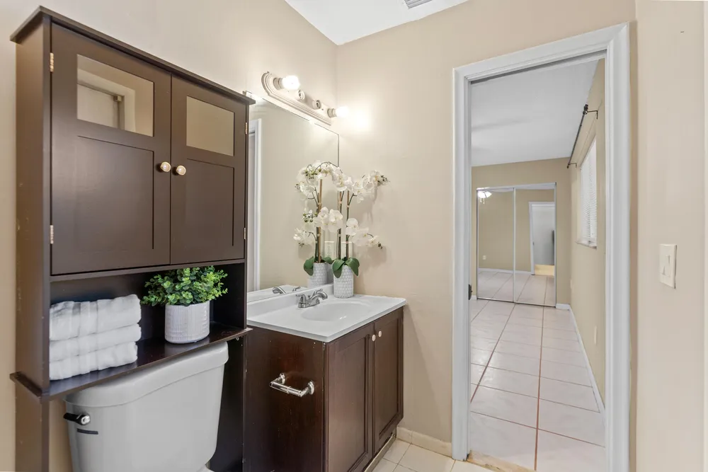 11651 NW 39th St, Sunrise, FL 33323