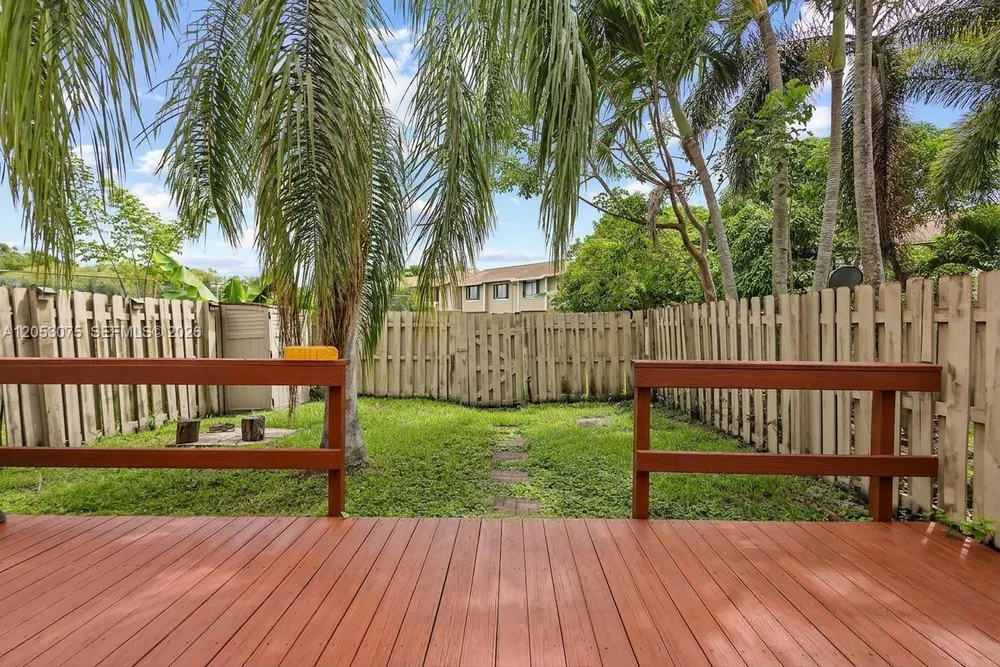 11166 NW 37th St, Sunrise, FL 33351