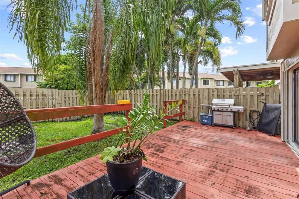11166 NW 37th St, Sunrise, FL 33351