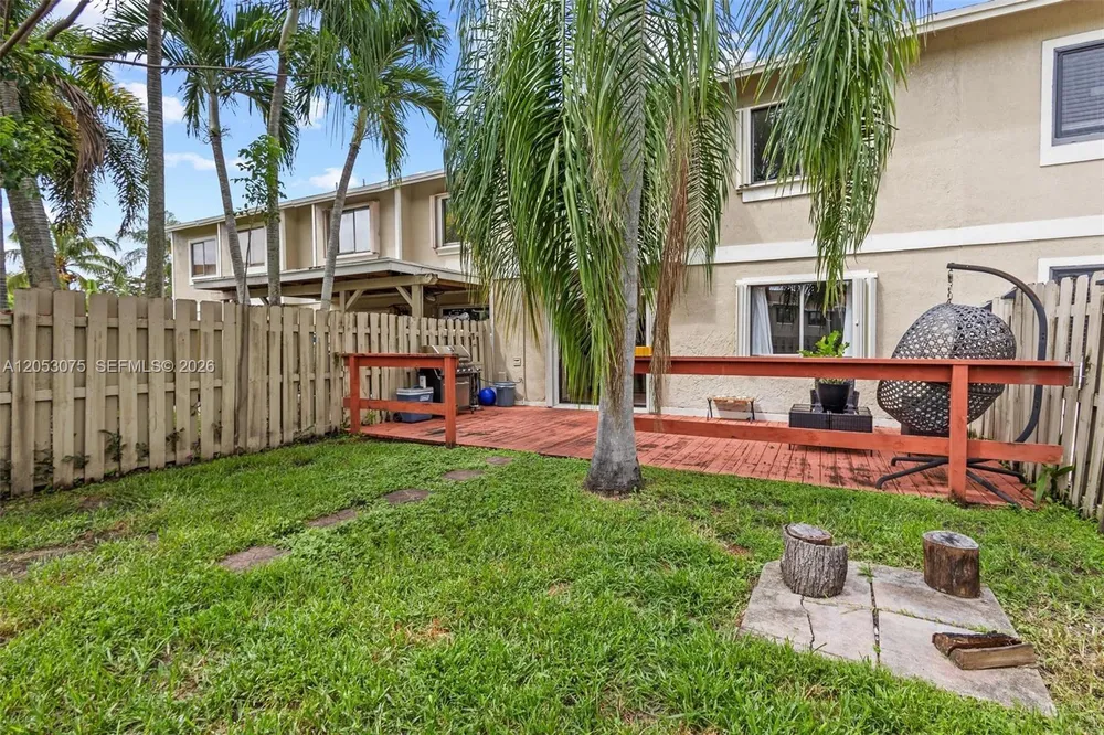 11166 NW 37th St, Sunrise, FL 33351
