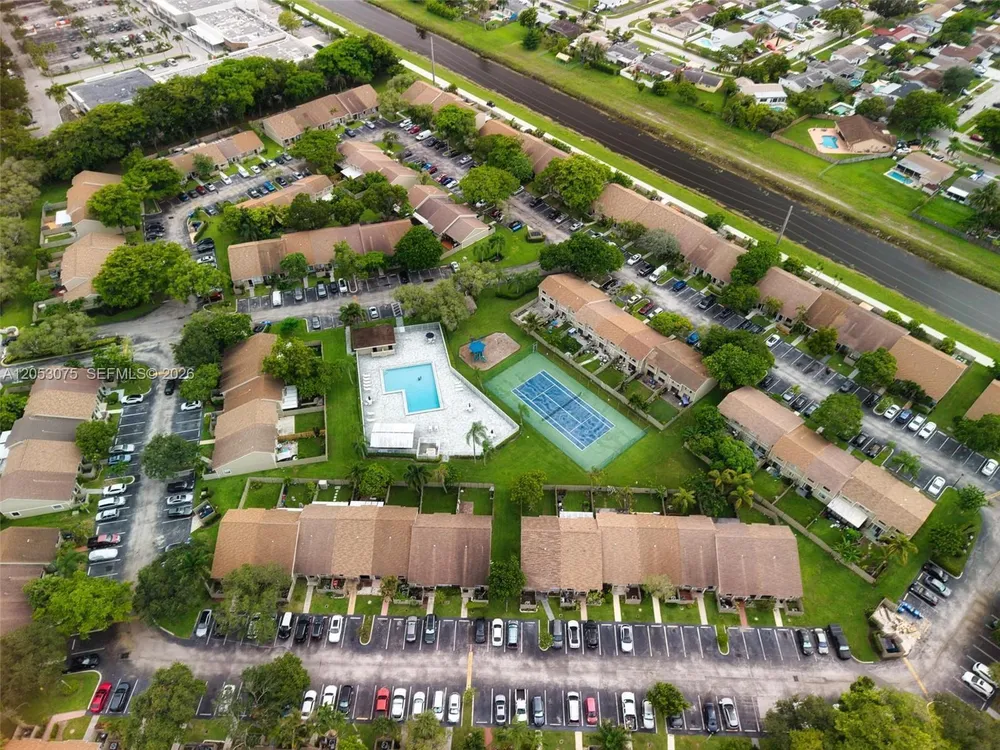 11166 NW 37th St, Sunrise, FL 33351