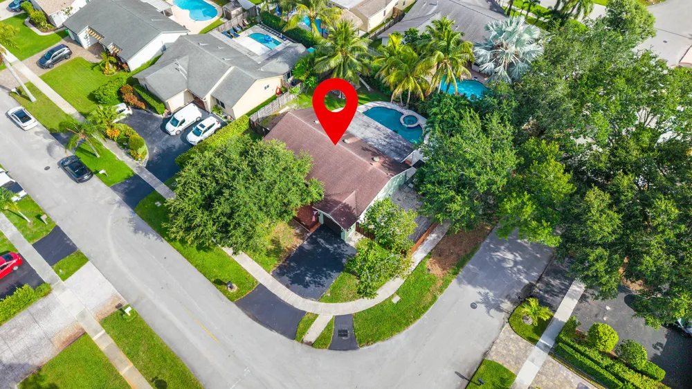 11651 NW 39th St, Sunrise, FL 33323