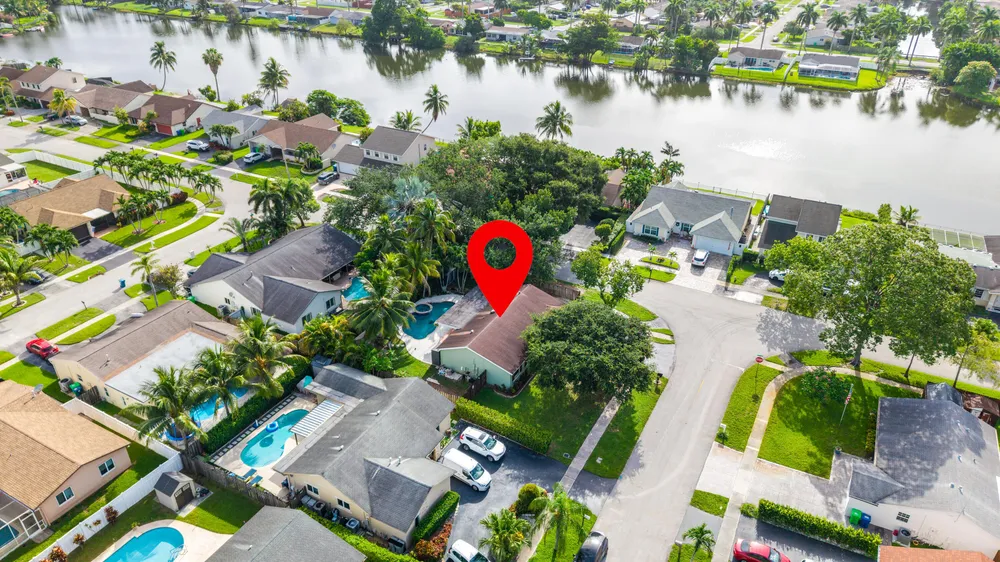 11651 NW 39th St, Sunrise, FL 33323