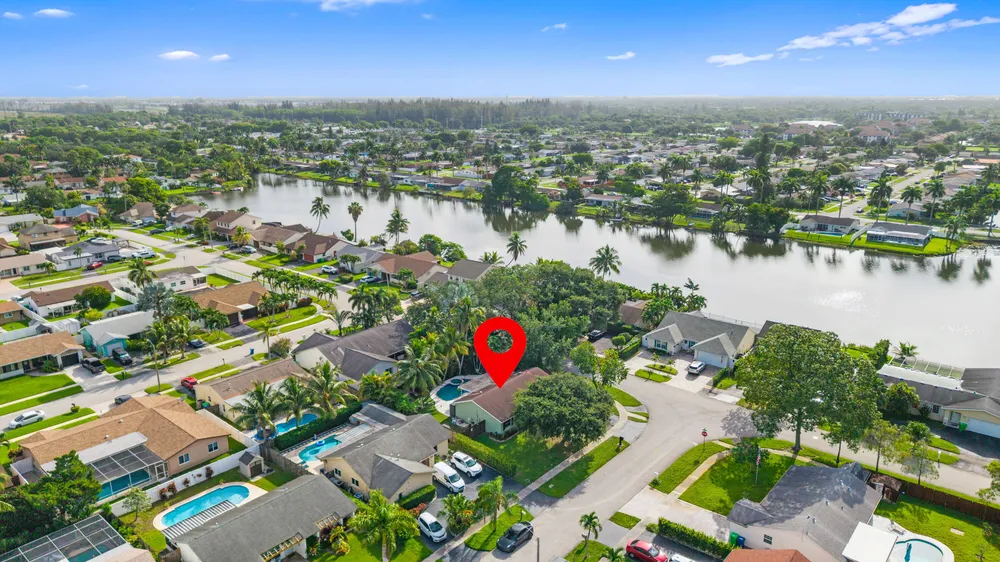 11651 NW 39th St, Sunrise, FL 33323