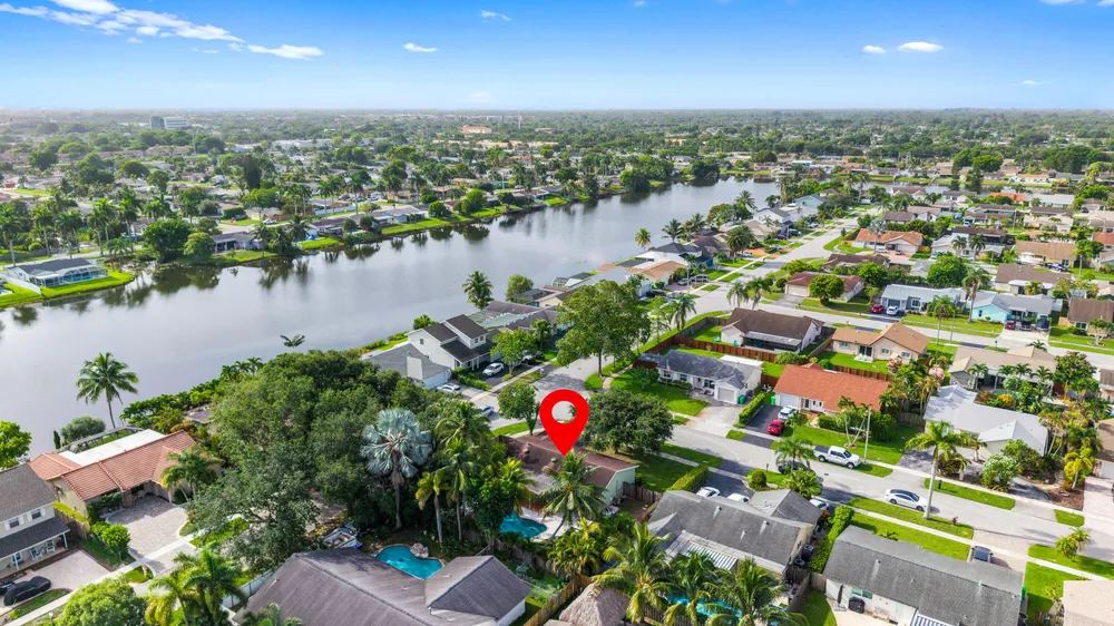 11651 NW 39th St, Sunrise, FL 33323