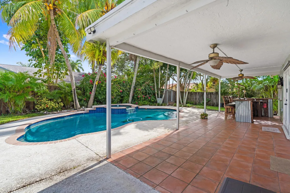 11651 NW 39th St, Sunrise, FL 33323