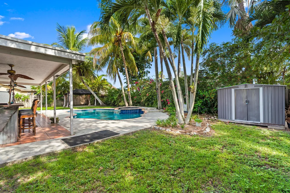 11651 NW 39th St, Sunrise, FL 33323