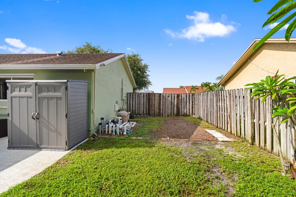 11651 NW 39th St, Sunrise, FL 33323