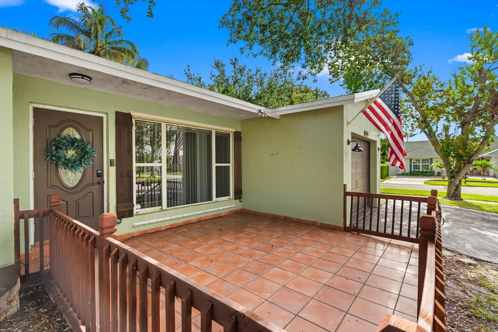 11651 NW 39th St, Sunrise, FL 33323