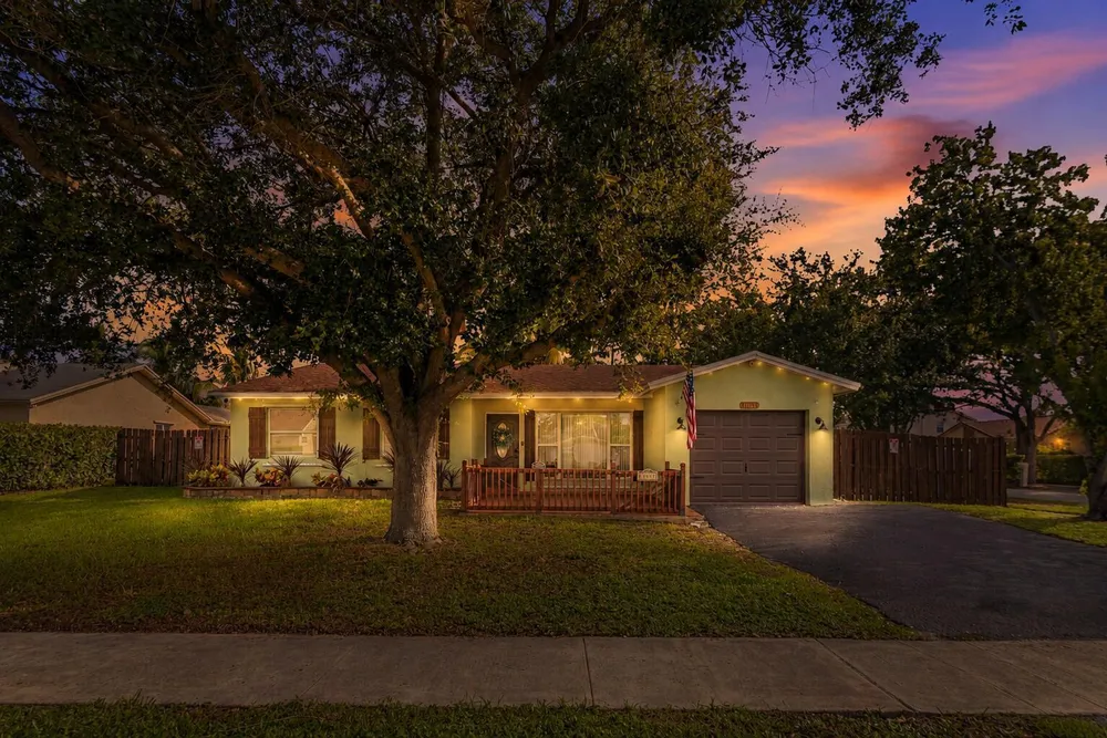 11651 NW 39th St, Sunrise, FL 33323