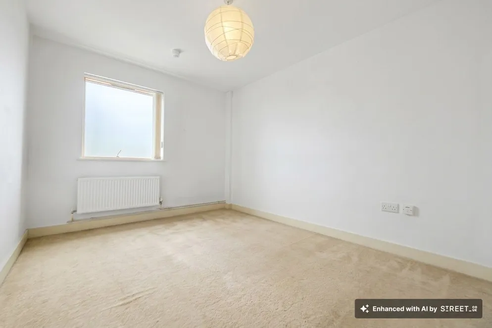 Property carousel item 6