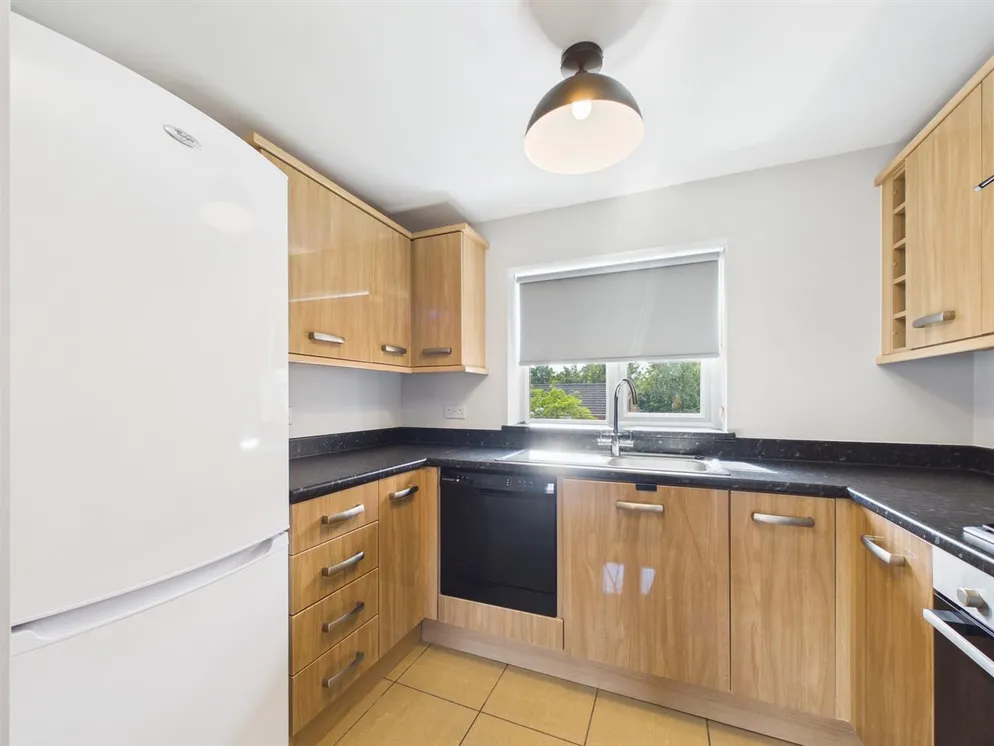 Property carousel item 4