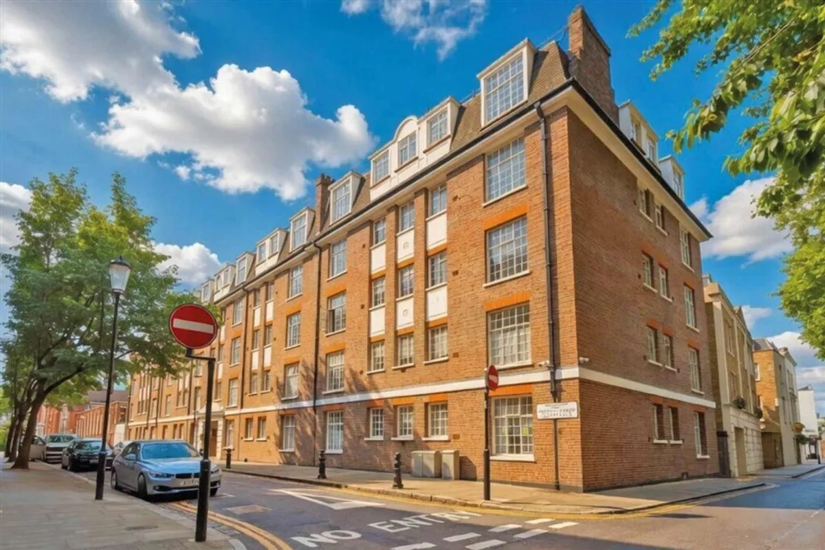 Chelsea Manor Street, London
