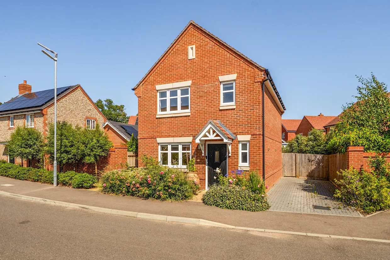 High Meadow, Chichester, PO19 photo 1