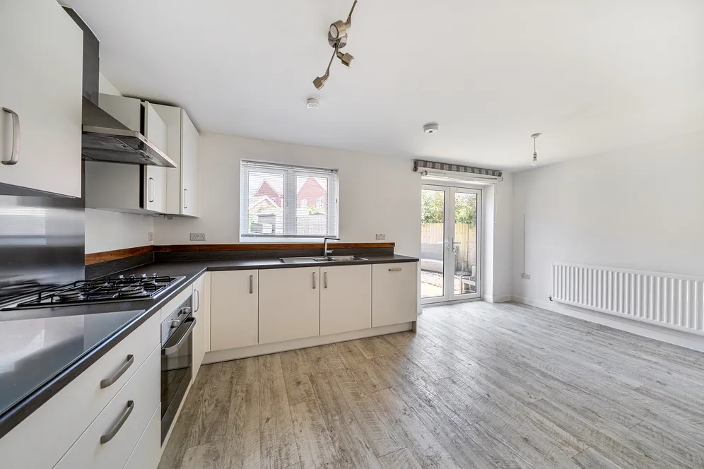 High Meadow, Chichester, PO19 photo 3