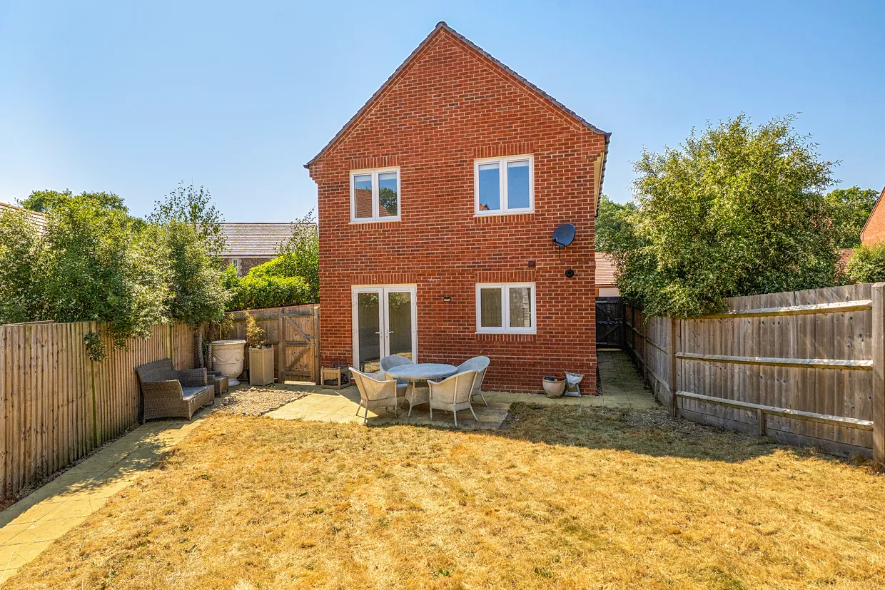 High Meadow, Chichester, PO19 photo 8