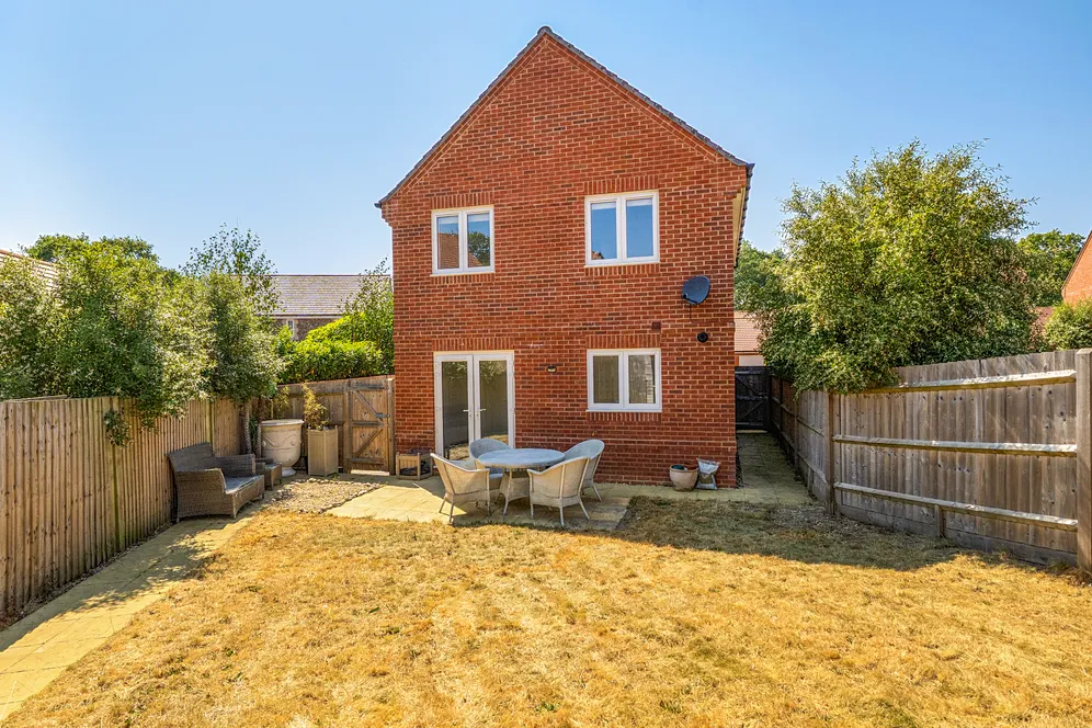 High Meadow, Chichester, PO19 photo 8