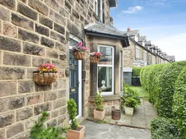 Grange Avenue, Harrogate thumb 2