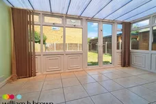 Latchetts Shaw, BASILDON