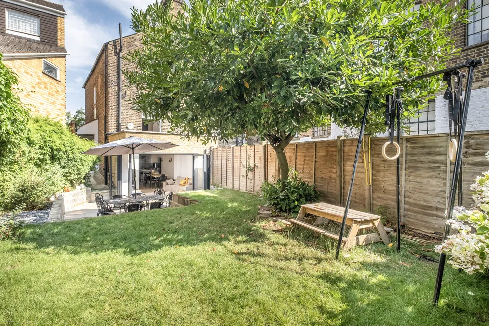 Lower Richmond Road, London, SW14 photo 15