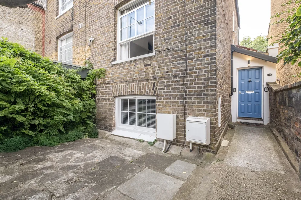 Lower Richmond Road, London, SW14 photo 17