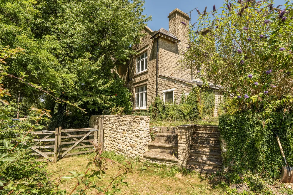 The Green, Upper Heyford, OX25 photo 20