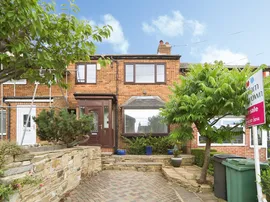 Smalewell Drive, Pudsey photo