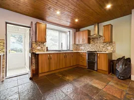 Smalewell Drive, Pudsey thumb 3