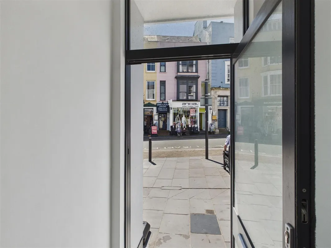 Tudor Square, High Street, Tenby