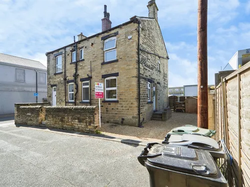 Laburnum Street, Farsley, Pudseyphoto