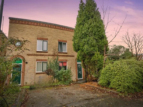 Wellington Crescent, Derbyphoto