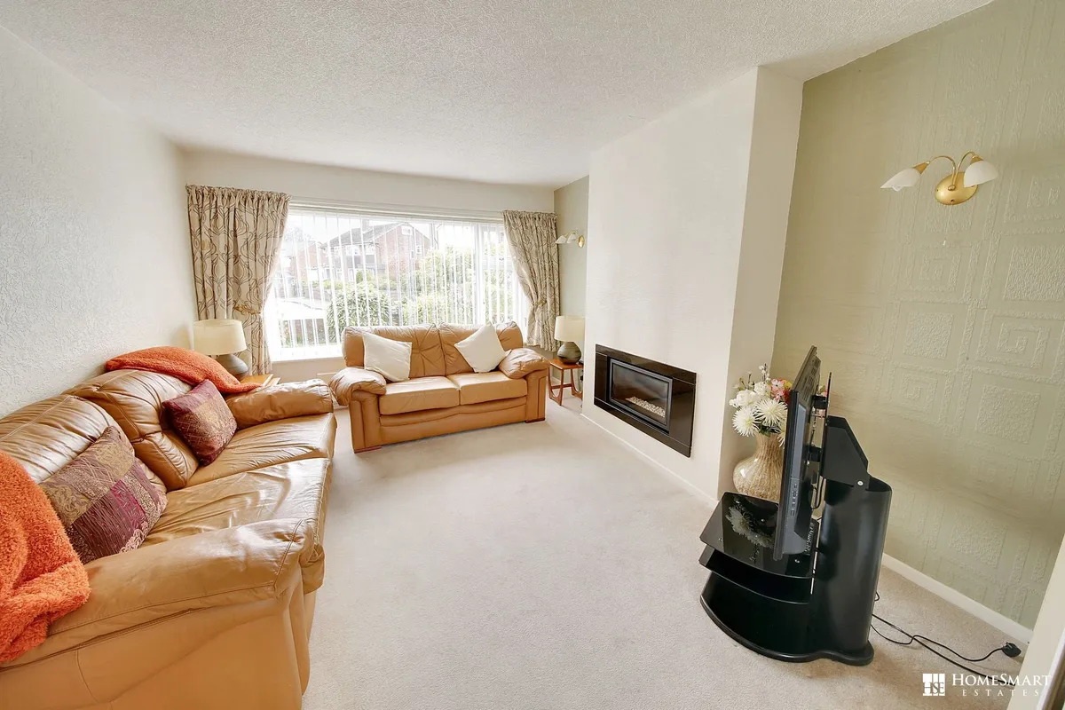 St. Marys Road, Halton, WA7