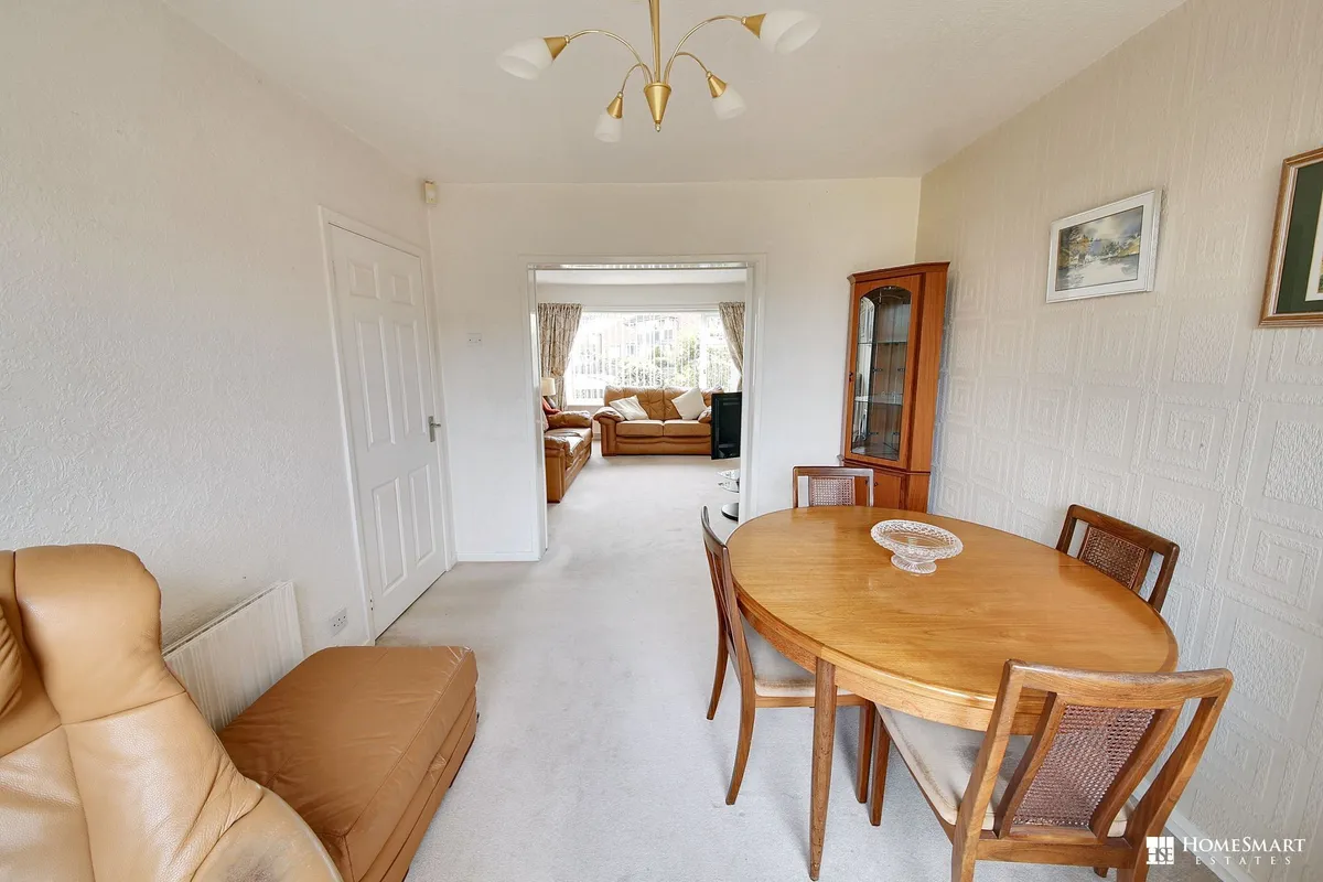 St. Marys Road, Halton, WA7