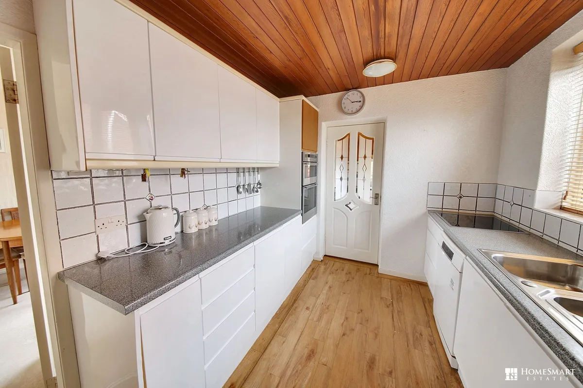 St. Marys Road, Halton, WA7