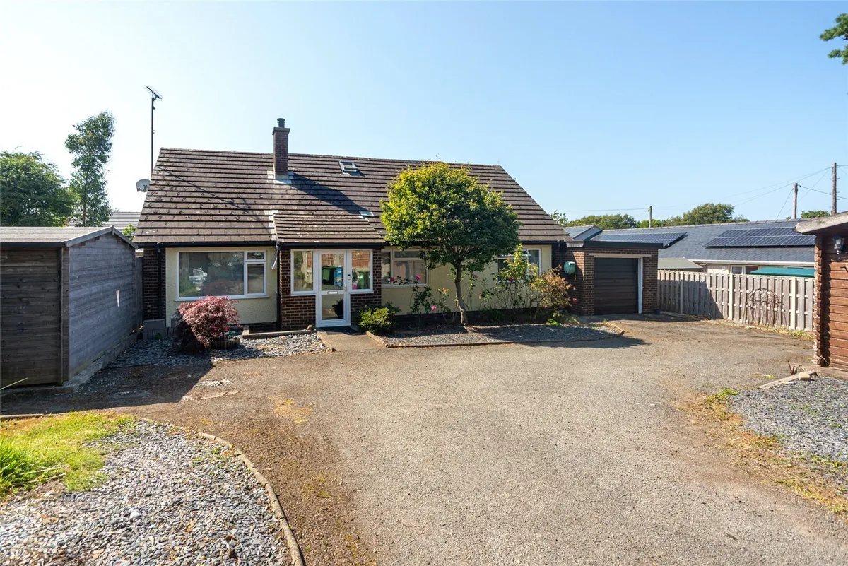 Cemaes Bay, Isle of Anglesey, LL67