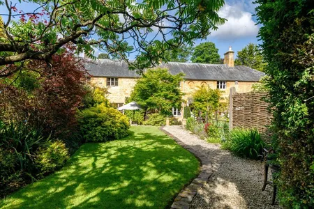 The Square, Toddington, GL54