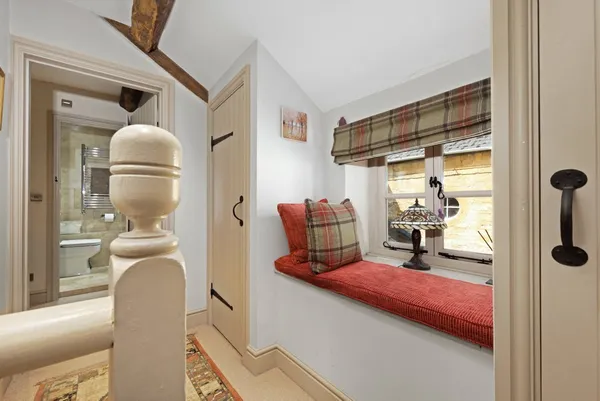 The Square, Toddington, GL54 photo 7