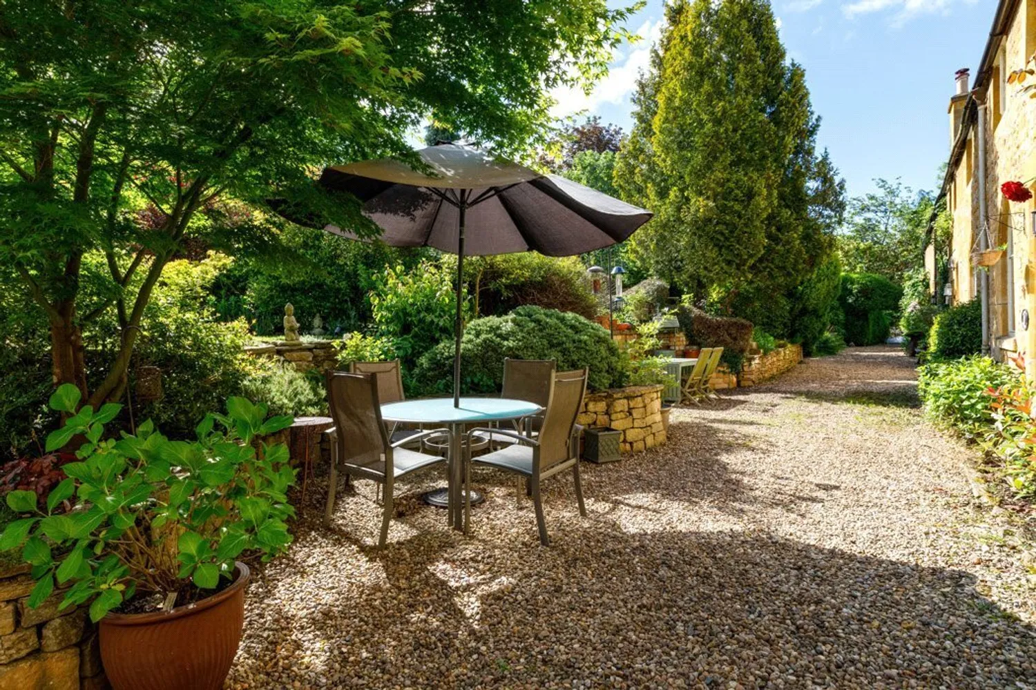 The Square, Toddington, GL54 photo 10