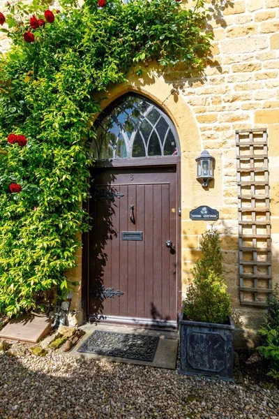 The Square, Toddington, GL54 photo 13