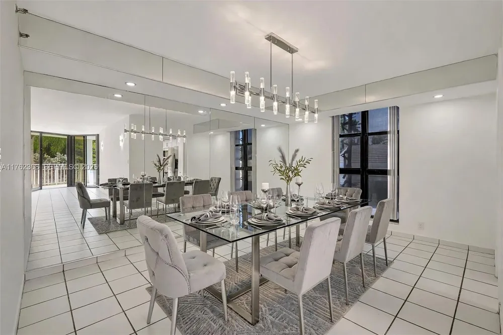4000 TOWERSIDE TER, Miami, FL 33138