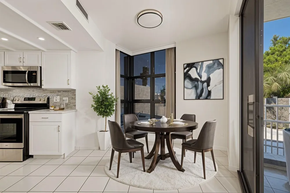 4000 TOWERSIDE TER, Miami, FL 33138