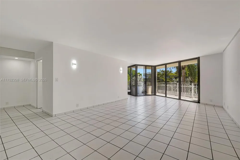 4000 TOWERSIDE TER, Miami, FL 33138